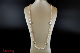 Pearl necklace with 2 silver coated pearls and 4 round stones